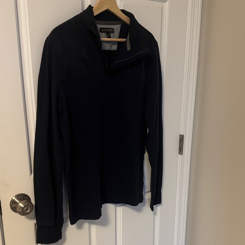 Men’s Banana Republic Navy  Top